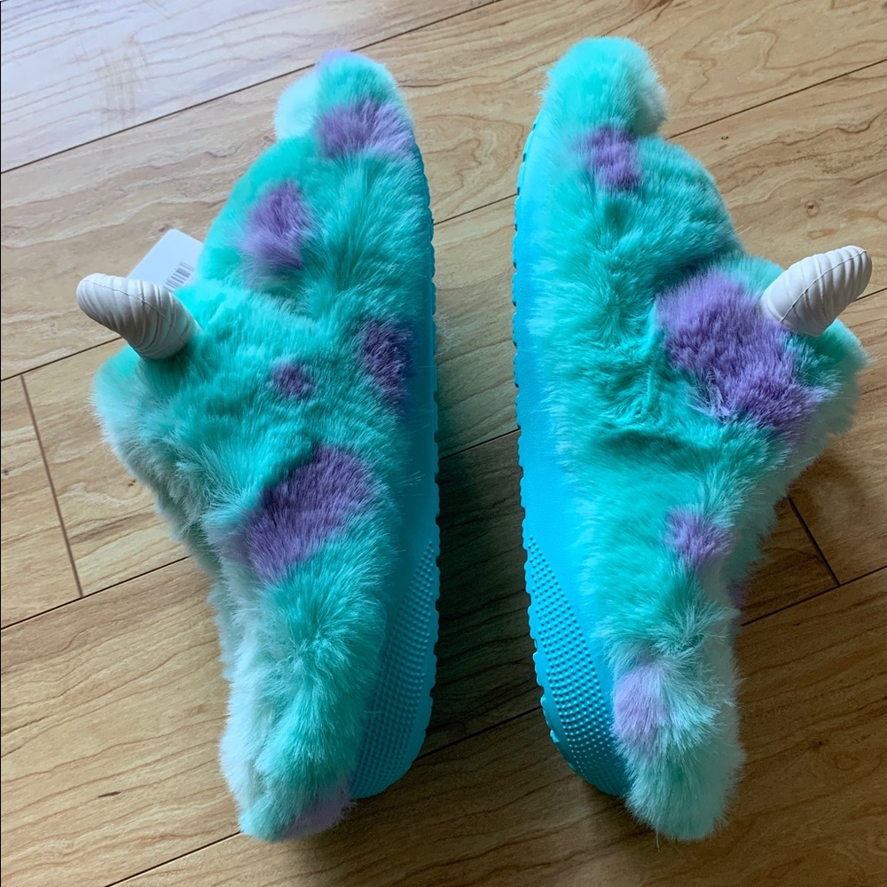 CROCS Monsters Sulley Classic Cozy Sandals unisex - Picture 9 of 11